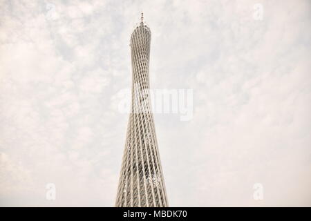 Giorno nuvoloso Canton Tower Foto Stock