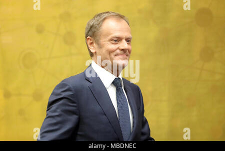 Il presidente del Consiglio europeo Donald Tusk risolve il disegno o modello comunitario non registrato Law Society presso l'O'Reilly Hall, il disegno o modello comunitario non registrato. Brosmio ha detto che Brexit lo rende furioso e ha invitato l'Europa a unire. Foto Stock