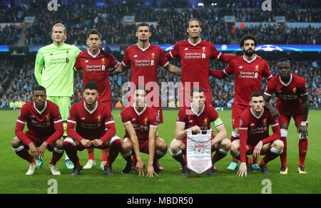 Il team di Liverpool gruppo prima della UEFA Champions League, quarto di finale al Etihad Stadium e Manchester. Foto Stock