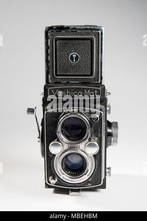 Antique Yashica Mat Twin Reflex Roll telecamera cinematografica dagli anni sessanta Foto Stock