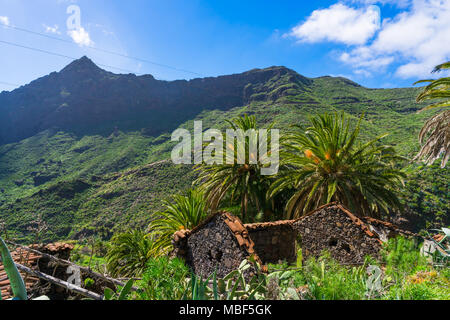 Vista del Macizo de Teno montagne in Tenerife, Isole Canarie Foto Stock