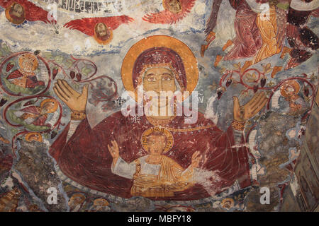 L'affresco della Vergine Maria e il bambino Gesù Cristo sul soffitto della grotta, la chiesa principale nel monastero di Sumela, Turchia Foto Stock