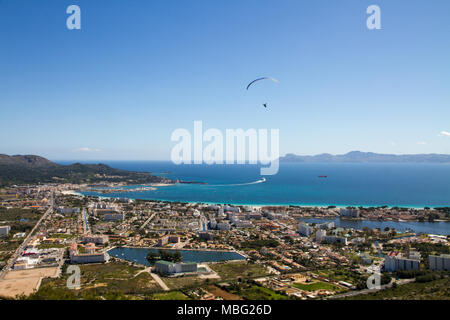 Baia di Alcudia Mallorca Spagna. Vista Hi seascape Foto Stock