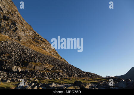 Uttakleivin rannalla Lofooteilla Norjassa. Foto Stock