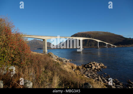 Silta Norjan Lofooteilla, Gimsøystraumen bru, Gimsøysand, Norja Foto Stock