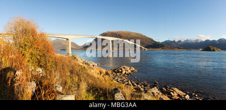 Silta Norjan Lofooteilla, Gimsøystraumen bru, Gimsøysand, Norja Foto Stock
