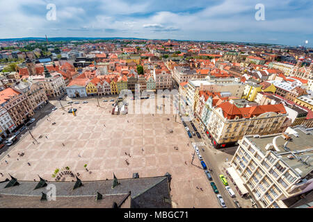 Vista da San Bartolomeo del Duomo su Piazza della Repubblica. Pilsen (Plzen, Repubblica Ceca. Foto Stock