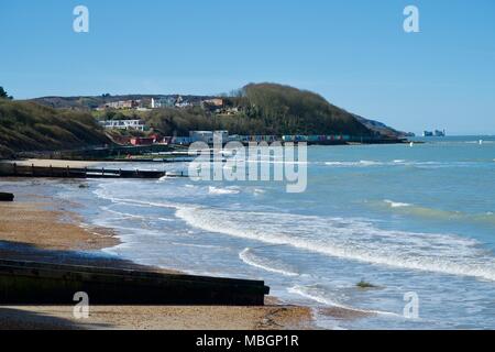 Colwell Bay guardando verso gli aghi, Isola di Wight Foto Stock