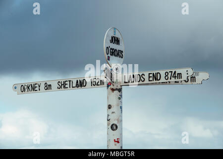 John O' semole in Gran Bretagna il Nord punta orientale è una delle estremità del viaggio più lungo sulla terraferma, con Land's End in Cornovaglia 876 miglia a sud-ovest. Foto Stock