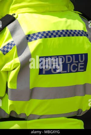 Alta visibilità giacca lavoro da parte di un ufficio di polizia Foto Stock