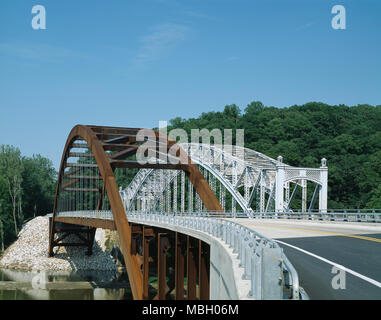 Cartiera ponte stradale Foto Stock