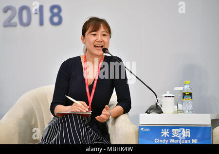 (180411) -- BOAO, Aprile 11,2018 (Xinhua) -- Mi Wenjuan, fondatore e CEO di VIPKID, parla alla sessione del 'l'istruzione privata' durante il Forum Boao per l Asia Conferenza annuale 2018 in Boao, Cina del sud della provincia di Hainan, Aprile 11, 2018. (Xinhua/Guo Cheng) (wyl) Foto Stock