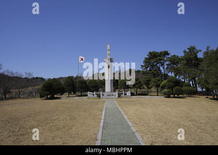 Yeoncheon, GYEONGGI, Corea del Sud. Xi Apr, 2018. Aprile 11, 2018-Goyang, Corea del Sud-una vista dei veterani di guerra coreana monumento di memorie. Per ammirare il grande risultato del xvii esercito truppe reggimento realizzati nel distretto di Yeoncheon battaglie dal 17 dicembre 1950 al 15 marzo 1951. E in onore di una nazione di libertà e di pace. Credito: Ryu Seung-Il/ZUMA filo/Alamy Live News Foto Stock