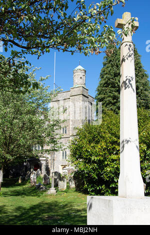 La Chiesa di San Pietro, St Peters Street, Vescovo di Waltham, Hampshire, Inghilterra, Regno Unito Foto Stock