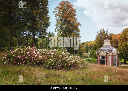 Rozendaal, Paesi Bassi, 23 agosto 2014: la cupola del giardino nel parco del castello Rosendael situato in Rozendaal nei Paesi Bassi Foto Stock