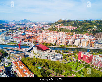 Antenna di Bilbao vista panoramica. Bilbao è la città più grande del Paese Basco in Spagna settentrionale. Foto Stock