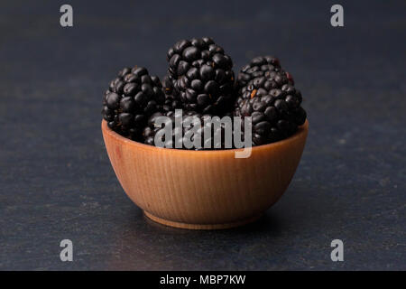 Fresh Plump more su un bancone di ardesia Foto Stock