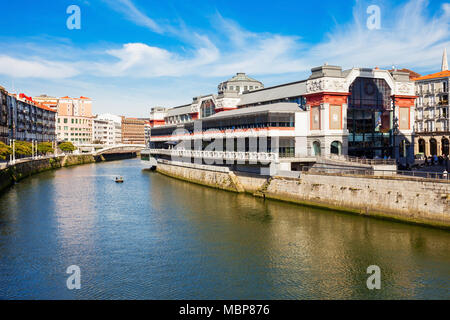 Ribera mercato o Mercado de la Ribera è un mercato alimentare si trova a Bilbao, capitale della provincia basca di Viscay nel nord della Spagna Foto Stock