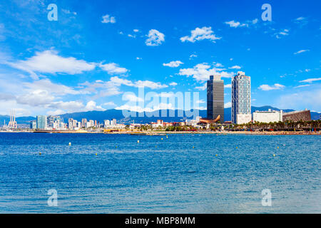 Antenna di Barcellona vista panoramica. Barcellona è la capitale e la più grande città della Catalogna in Spagna. Foto Stock