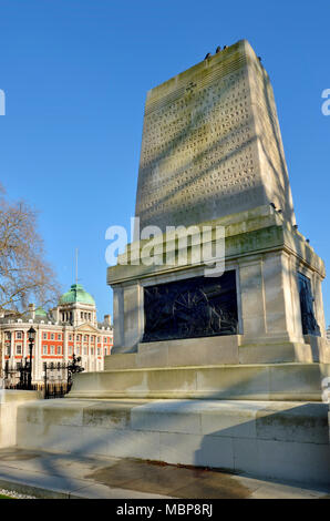 Londra, Inghilterra, Regno Unito. Le guardie Memorial divisionale (Harold Charlton Bradshaw / Gilbert Ledward; 1926) la sfilata delle Guardie a Cavallo Foto Stock