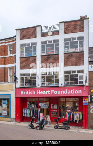 La chiusura British Heart Foundation carità shop in Congleton CHESHIRE REGNO UNITO Foto Stock