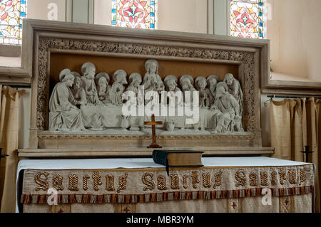 Ultima Cena reredos e altare, Santa Maria Vergine Chiesa, Marsh gibbone, Buckinghamshire, Inghilterra, Regno Unito Foto Stock