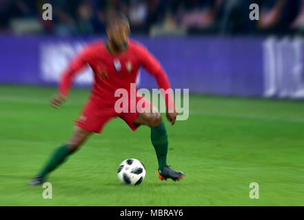 Effetto di zoom, calciatore, Tonny Vilhena, Paesi Bassi, Cristiano Ronaldo, Portogallo Foto Stock