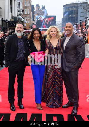 Jeffrey Dean Morgan, Naomie Harris, Malin Akerman e Dwayne Johnson che frequentano la premiere europeo di Rampage, svoltasi presso il Cineworld nel quadrato di Leicester, Londra Foto Stock