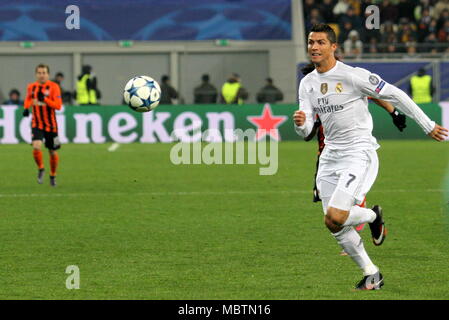 LVIV, Ucraina - Novembre, 25: Cristiano Ronaldo di FC Real Madrid durante il match di UEFA Champions League contro l'FC Shakhtar presso l'Arena Lviv Foto Stock