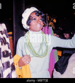 DIANA ROSS a King's Road,Chelsea, boutique nel gennaio 1968. Foto: Tony Gale Foto Stock