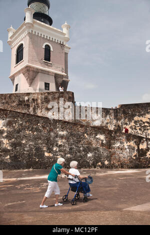 Il Castillo de San Felipe del Morro (El Morro Fort), il Sito Patrimonio Mondiale dell'UNESCO, la Città Vecchia di San Juan, Puerto Rico, STATI UNITI D'AMERICA Foto Stock