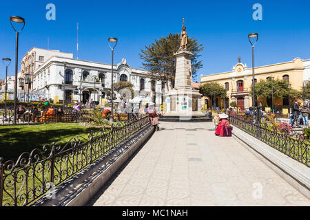 POTOSI, BOLIVIA - Maggio 21, 2015: 10 novembre piazza (Plaza 10 de noviembre) è una piazza principale di Potosí, Bolivia Foto Stock