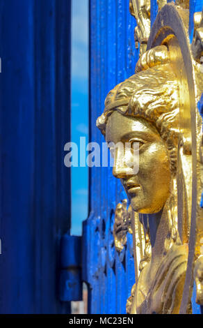 Busto di oro su Isola Djurgarden Park Blue Gate, Stoccolma, Svezia Foto Stock