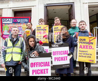 Londra UK 22nd Feb 2018 UCU Picket fuori SOAS durante lo sciopero dei conferenzieri sulle pensioni. Foto Stock