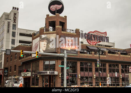 Il Hockeytown Cafe è stato votato il migliore bar sport a Detroit. Esso dispone di Detroit Tigers e le ali rosse di cimeli. Foto Stock