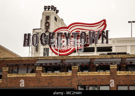 Il Hockeytown Cafe è stato votato il migliore bar sport a Detroit. Esso dispone di Detroit Tigers e le ali rosse di cimeli. Foto Stock