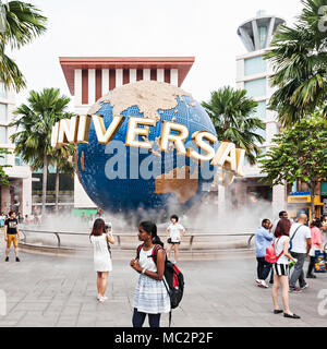 SINGAPORE - Ottobre 17, 2014: Universal Studios di Singapore è un parco a tema situato all'interno di Resorts World Sentosa sull'Isola di Sentosa, Singapore. Foto Stock