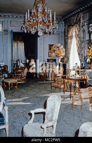 Im Inneren des Hauses der Duchessa di Windsor Wallis Simpson, in Bois de Boulogne bei Paris, Frankreich 1974. Dentro la casa di Wallis Simpson, duchessa di Windsor a Bois de Boulogne vicino a Paris, Francia 1974. Foto Stock