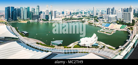 SINGAPORE - Ottobre 18, 2014: Singapore vista aerea da Marina Bay Sands Skypark. Foto Stock