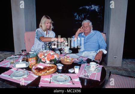 Gunter Sachs mit Ehefrau Mirja. Gunter Sachs con sua moglie Mirja. Foto Stock