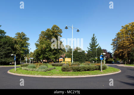 La rotonda sulla Broadway è creduto essere la Gran Bretagna è la prima rotatoria, costruito intorno al 1909, Letchworth Garden City. Foto Stock