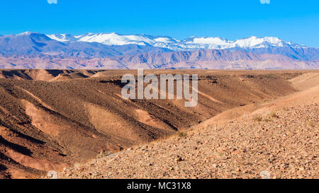 Alto Atlante, chiamato anche il Grand Montagne Atlas è una catena montuosa nel centro del Marocco in Africa Settentrionale Foto Stock