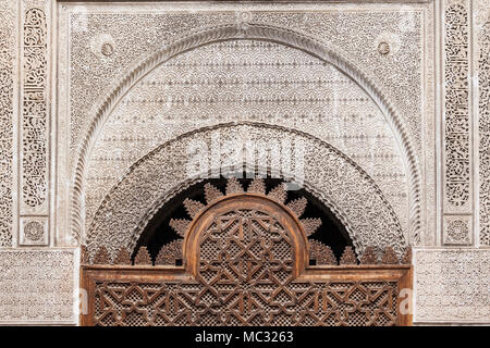 Modello di elemento di design di Al-Attarine Madrasa di Fez, Marocco Foto Stock