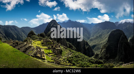 Machu Picchu Perù - Vista panoramica su una montagna. Foto Stock