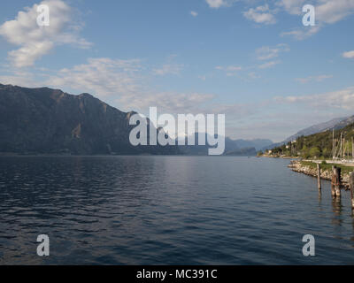 Il lago di Garda in primavera Foto Stock