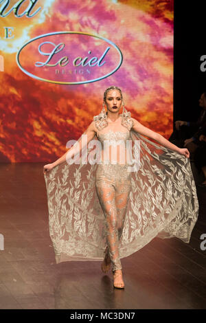 LA SETTIMANA DELLA MODA A MacArthur, Los Angeles, California, Stati Uniti d'America Foto Stock