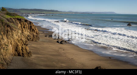 William Randolph Hearst Memorial Beach e del litorale da San Simeon Pier Foto Stock