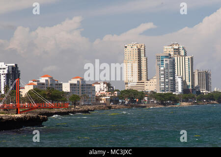 Vista della città lungo il malecon Foto Stock