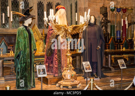 Harry Potter Studios, Hogwarts, la realizzazione di Harry Potter Warner Bros Tour dello studio, Londra,costumi great hall mcgonigle dumbledore snape magic Foto Stock