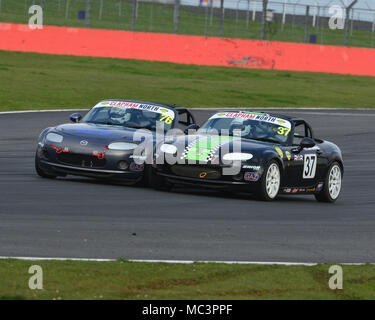 Silverstone, Towcester, Northamptonshire, Inghilterra, domenica 1 aprile 2018. James Harris, Richard Wicklen, Mazda MX-5 Mk3, in Bosch Mazda MX-5 Super Foto Stock